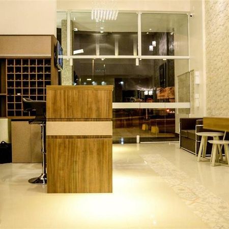 Grand Café Hotel Manhuacu Esterno foto